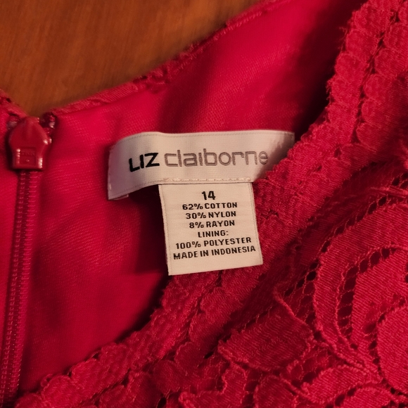 RED DRESS - Picture 2 of 3